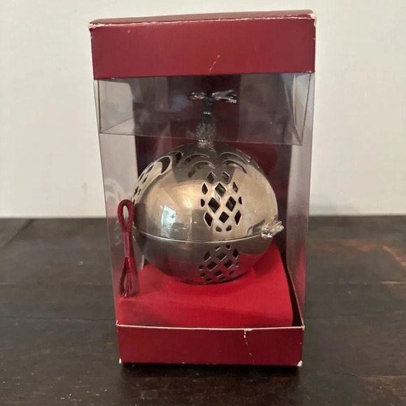 Lenox Other - Lenox Williamsburg Hospitality Ball - Pineapple Silver Plated Ornament Stieff